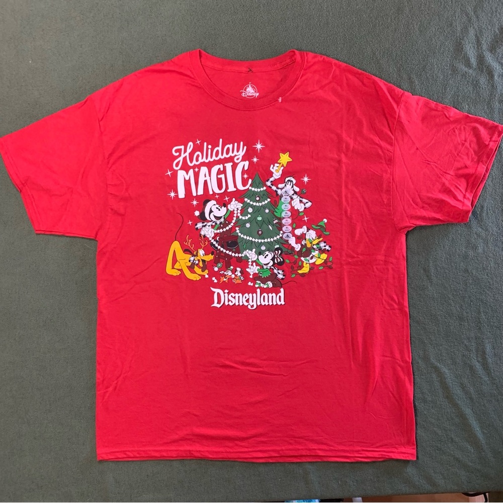 Disneyland Holiday Magic T-Shirt NWOT - Picture 1 of 6